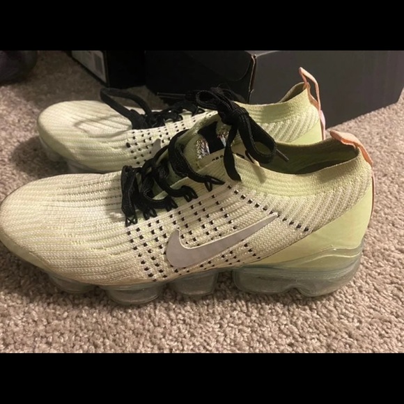 Good condition. Love this style very light weight and comfy - Picture 2 of 8